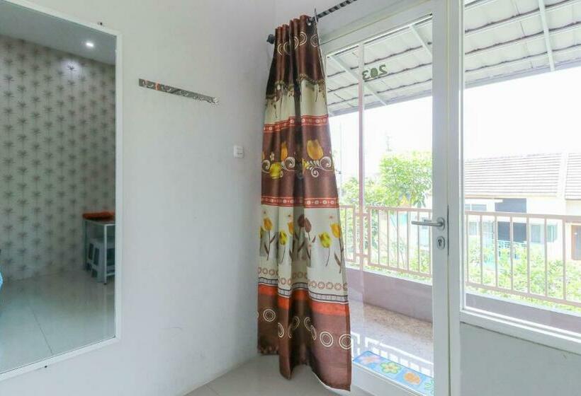 标准间, Griya Mulya Near Alun Alun Batu Mitra Reddoorz