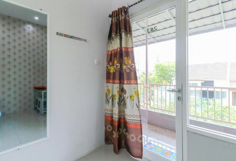 豪华房间, Griya Mulya Near Alun Alun Batu Mitra Reddoorz