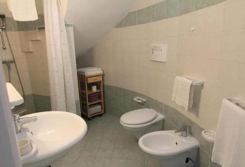 スタンダード4人部屋, B&b Monterossi