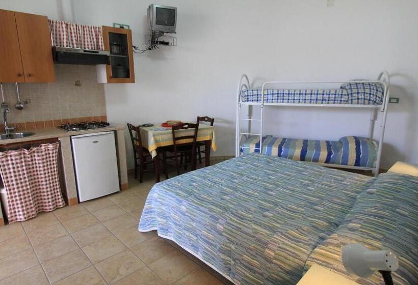 Четырехместный Номер Стандарт, B&b Monterossi