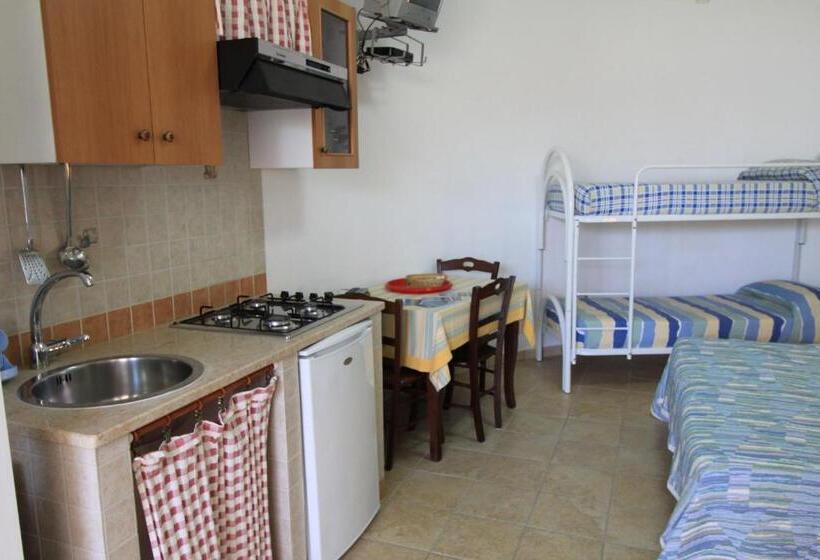 Четырехместный Номер Стандарт, B&b Monterossi