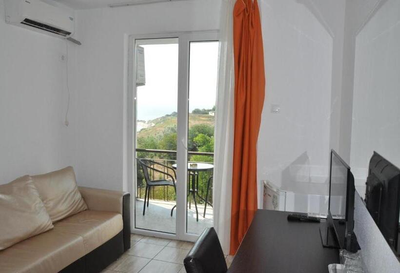 带1间卧室的公寓侧面带海景, Cosmos