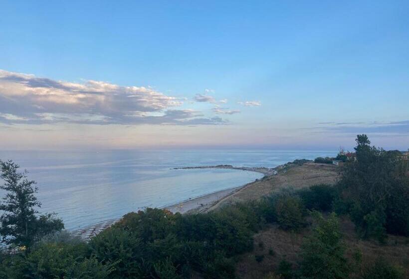 带1间卧室的公寓侧面带海景, Cosmos