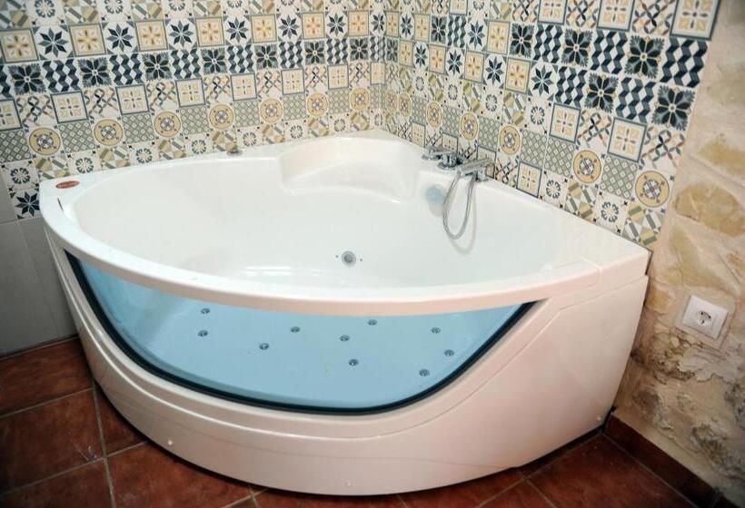 جناح مزود بجاكوزى, Rural El Labrador