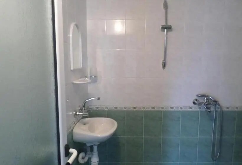 اتاق استاندارد با بالکن و چشم‌انداز دریا, Rooms Via Maris