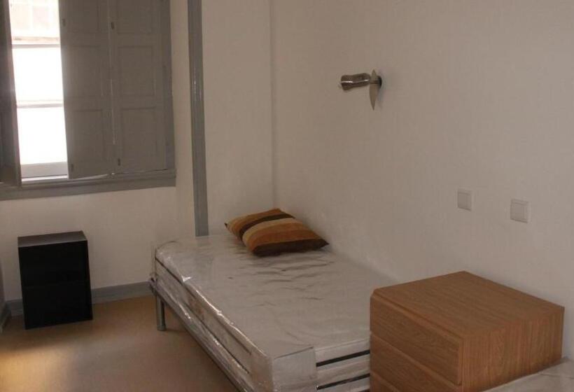 اتاق استاندارد یک تخته با سرویس بهداشتی مشترک, Be Coimbra Hostels