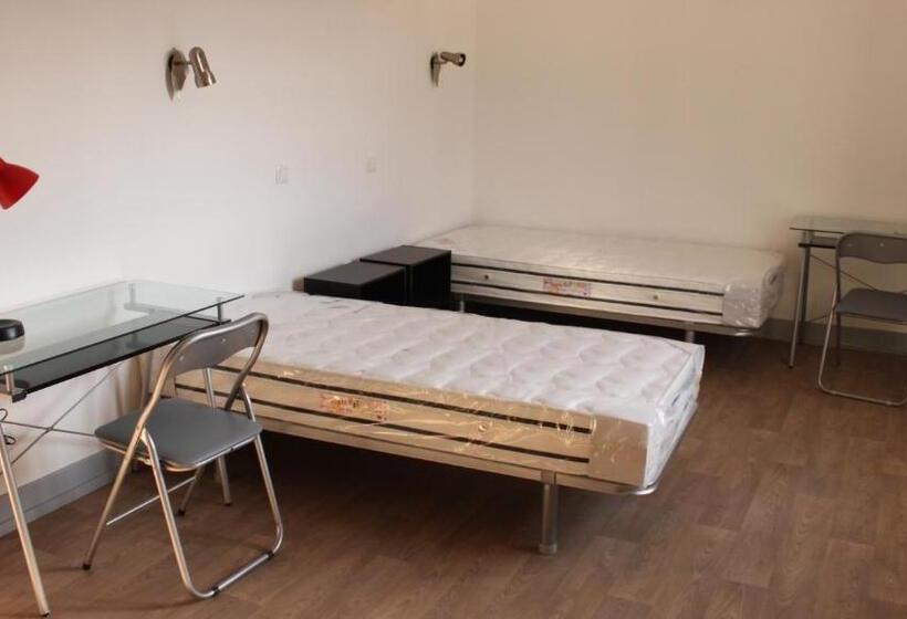 اتاق استاندارد با سرویس بهداشتی مشترک, Be Coimbra Hostels
