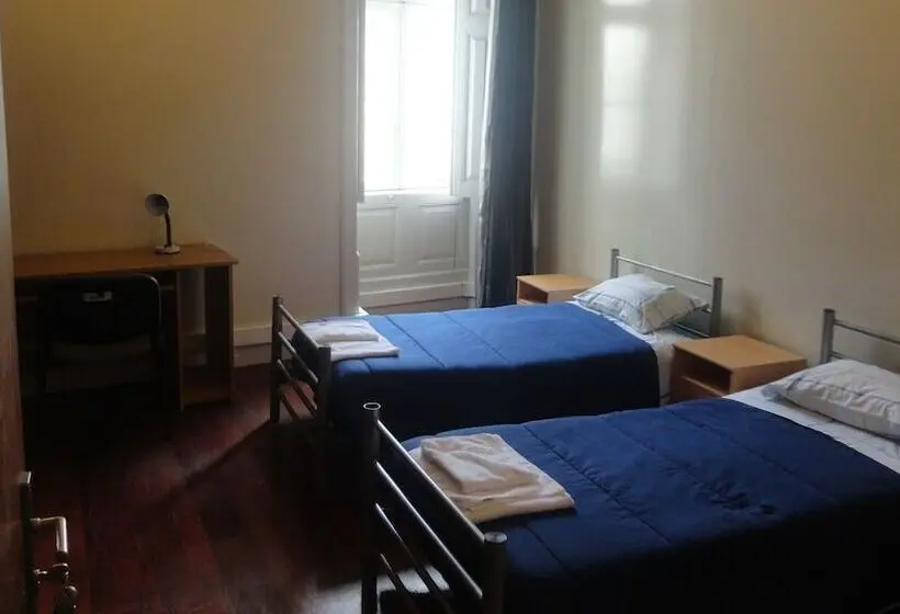 اتاق استاندارد با سرویس بهداشتی مشترک, Be Coimbra Hostels
