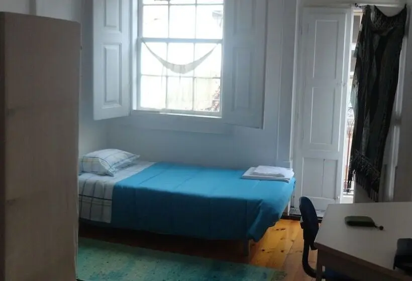 اتاق استاندارد سه نفره, Be Coimbra Hostels