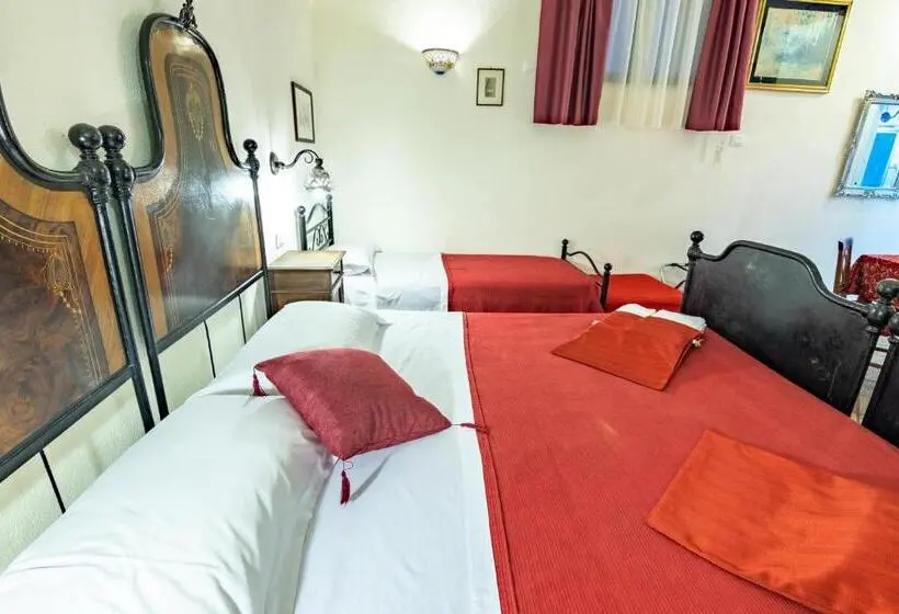 トリプルクラシックルーム, B&b Ottocento Sul Mare
