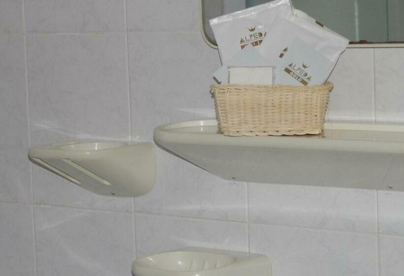 Pokój Standard Trzyosobowy, Albergo Ginevra