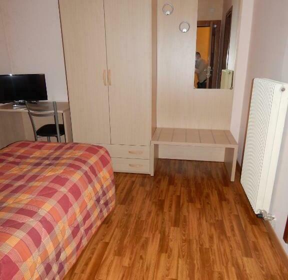 Pokój Jednoosobowy Klasyczny, Albergo Ginevra