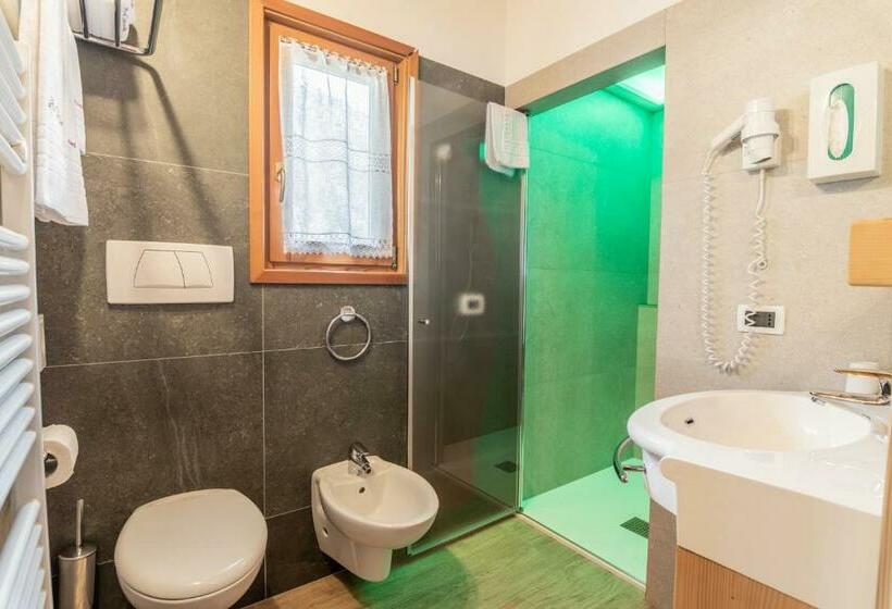 חדר סטנדרט עם ג'קוזי, Genzianella