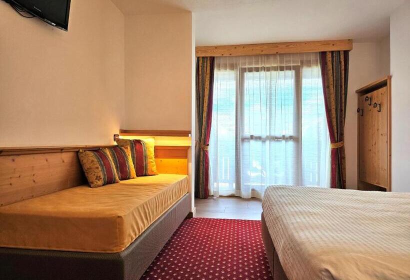 חדר קומפורט לשלושה, Genzianella