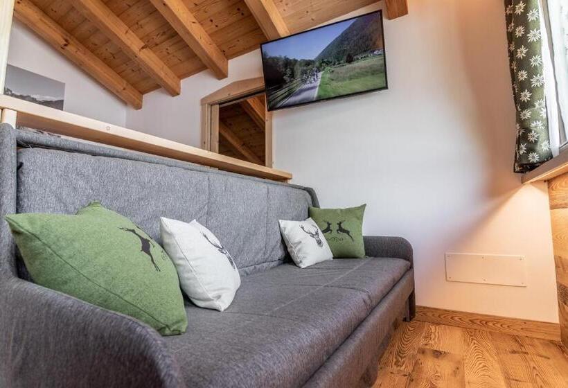 סוויטה משפחתית, Genzianella