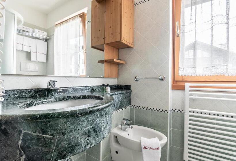 חדר סטנדרט לארבעה, Genzianella