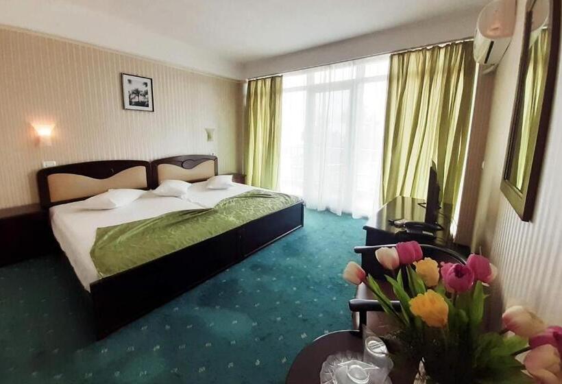 スタンダードルーム, Smarald