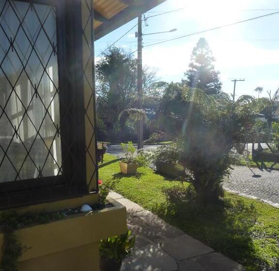 سوییت سوپریور, Pousada Casa Amarela