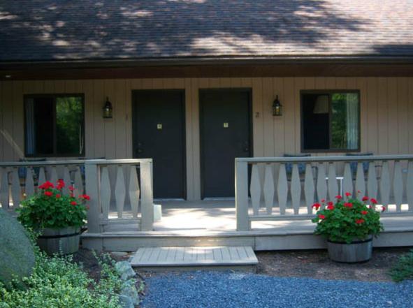 סוויטה, Tall Pines Motel