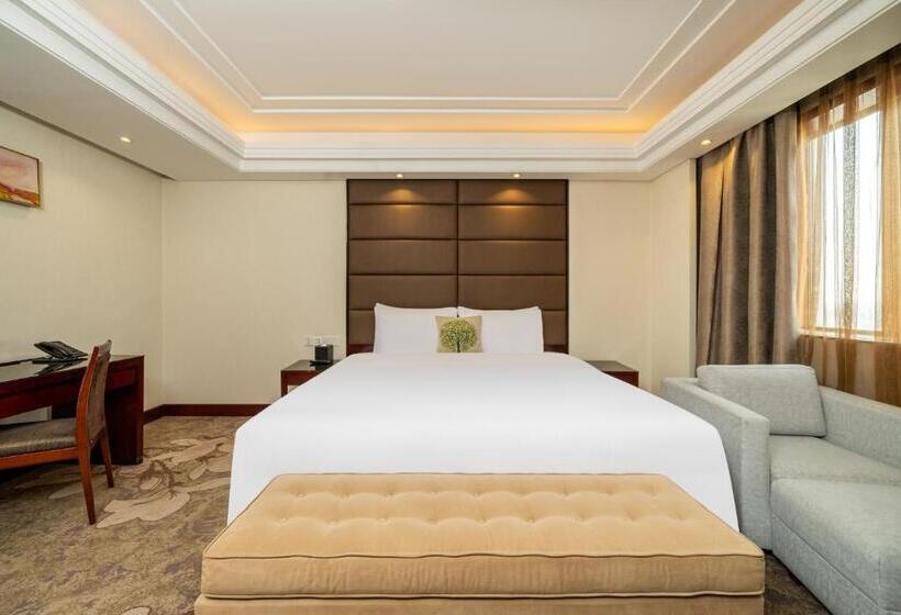 اتاق لوکس با تخت بزرگ, Guangdong Hotel Shanghai   Free Self Service Laundry