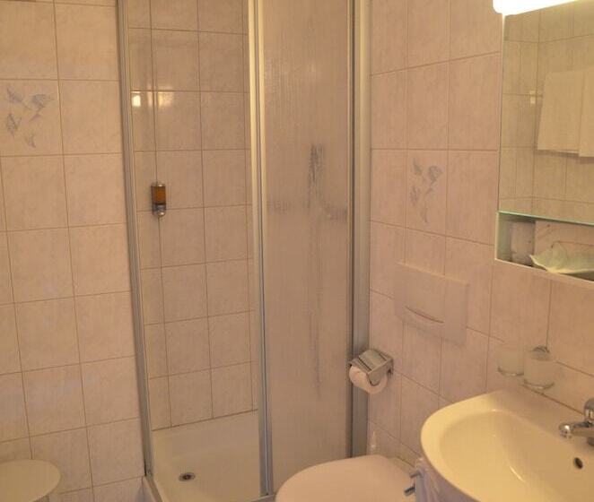 חדר סטנדרט, Arkanum