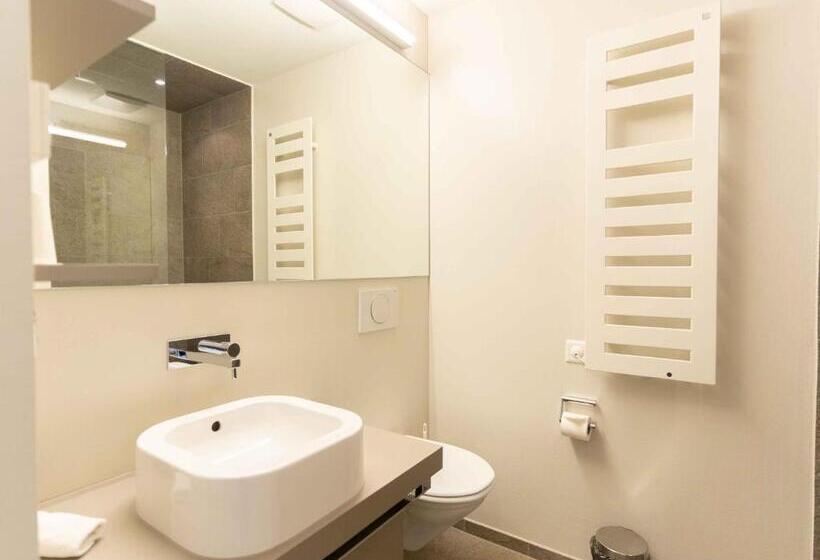 غرفة قياسية فردية, B & B Longhin