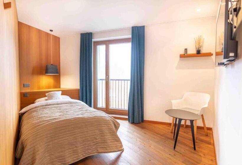 غرفة قياسية فردية, B & B Longhin