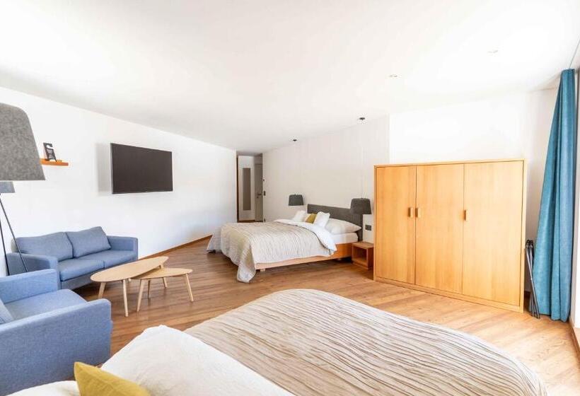 غرفة عائلية, B & B Longhin