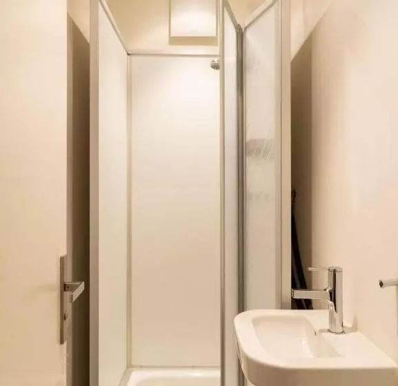 エコノミールーム, B & B Longhin