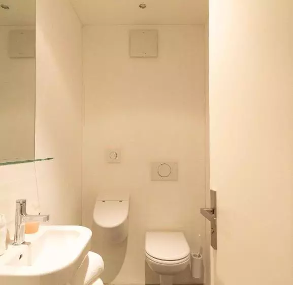 エコノミールーム, B & B Longhin