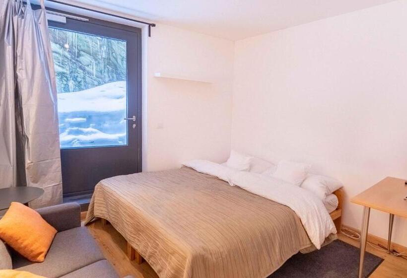 غرفة إقتصادية, B & B Longhin