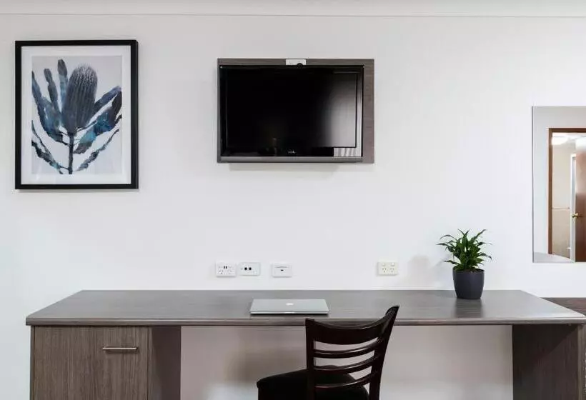 Family Room, Best Western Plus Ambassador Orange
