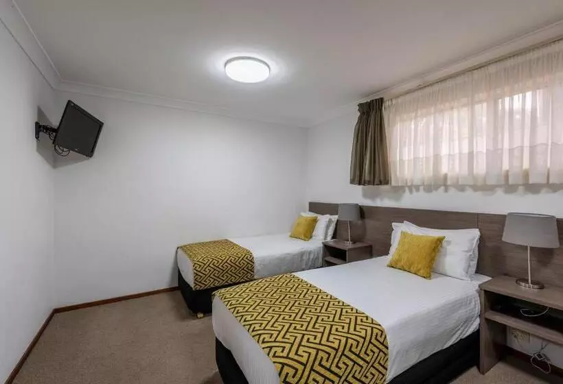Family Room, Best Western Plus Ambassador Orange