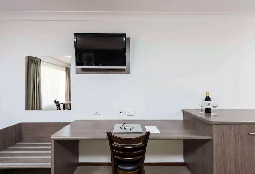Deluxe Room, Best Western Plus Ambassador Orange
