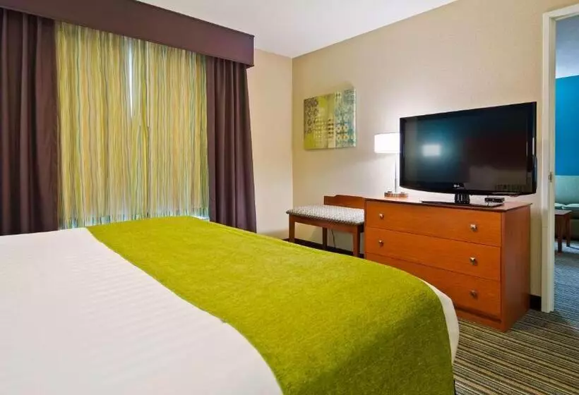 キングサイズベッドのデラックススイート, Best Western Plus Menomonie Inn & Suites