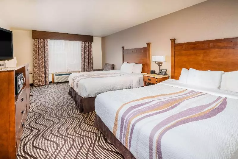 اتاق استاندارد با تخت دو نفره بزرگ, Best Western Plus Riverfront Hotel And Suites