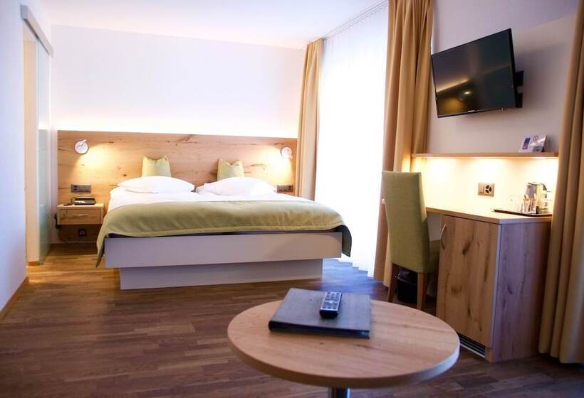 اتاق استاندارد سه نفره, Bristol