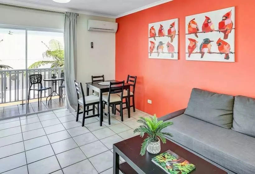 סוויטה, Coral Tree Inn