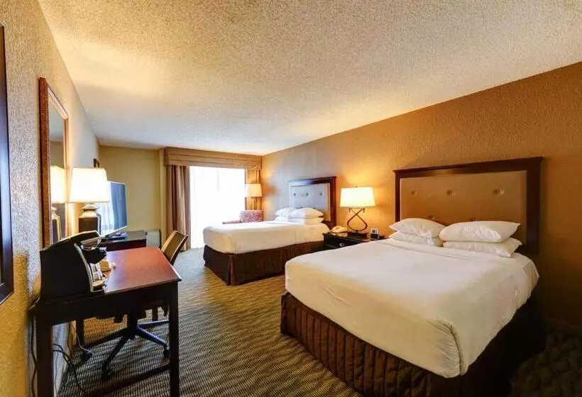 ２ダブルベッドのスタンダードルーム, Crowne Plaza Jacksonville Airport, An Ihg