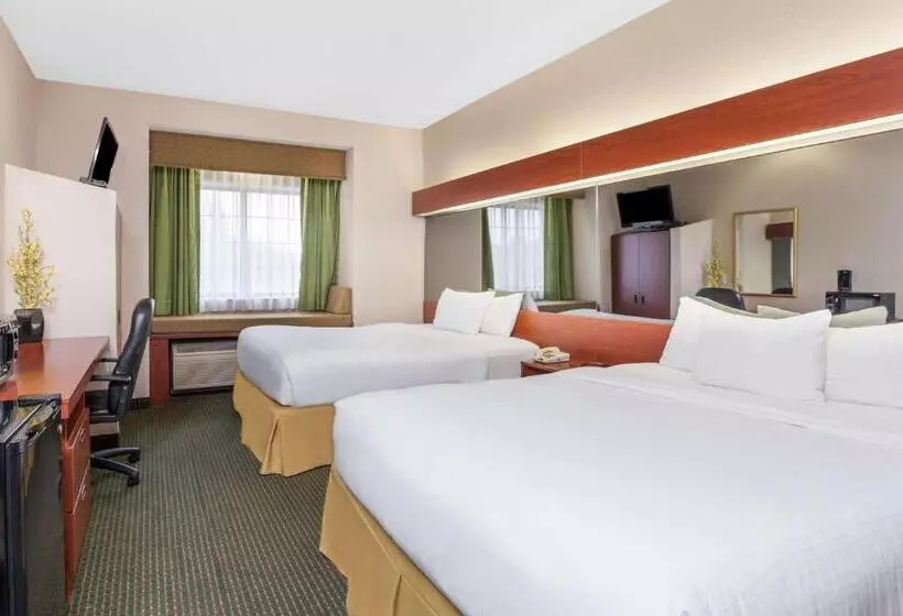 ２ダブルベッドのスタンダードルーム, Days Inn By Wyndham Near Kansas Speedway