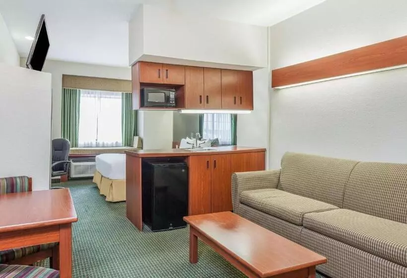 スタンダードスタジオ, Days Inn By Wyndham Near Kansas Speedway