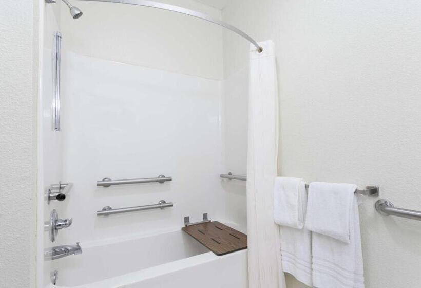 Номер Стандарт Адаптированный для Инвалидов, Days Inn By Wyndham Near Kansas Speedway