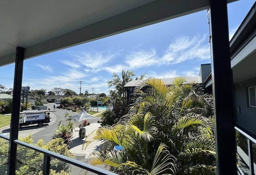 غرفة عائلية, Forster