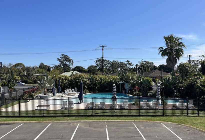 غرفة عائلية, Forster