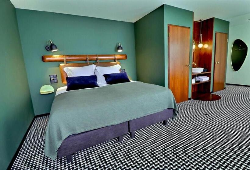 جناح عائلي, Le Tonnelier