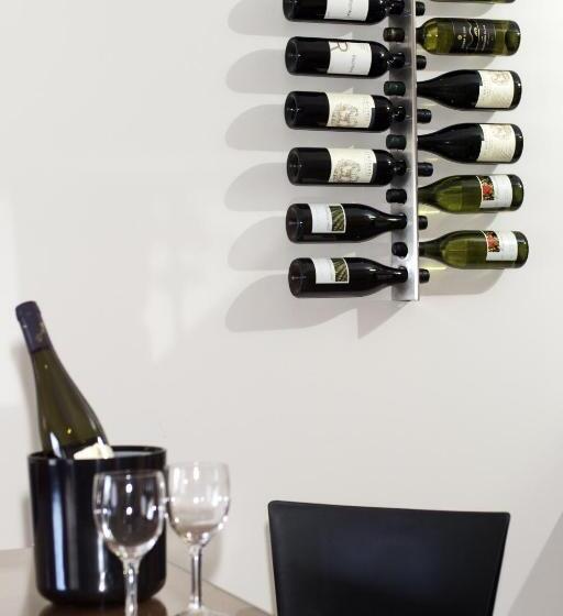 דירת שלושה חדרים, Ringwood Royale