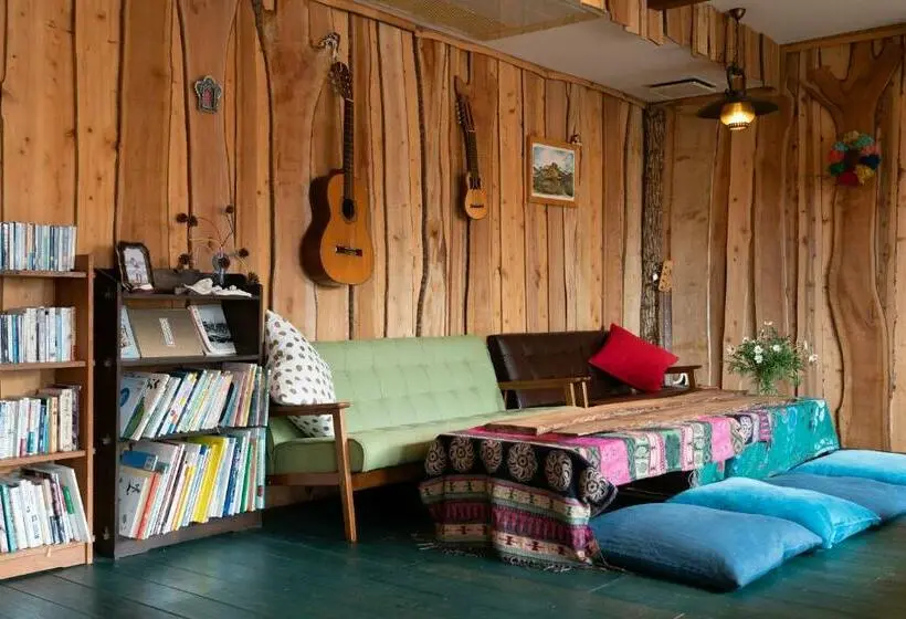 バスルーム共同エコノミー4人部屋, Lodge Mondo