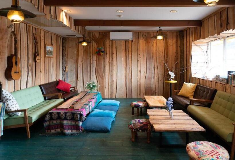 سرير فى غرفة مشتركه, Lodge Mondo