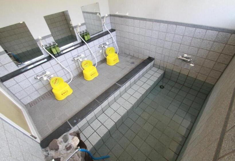 غرفة رباعية اقتصادية مع حمام مشترك, Lodge Mondo