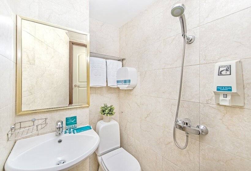 חדר סטנדרט, 81 Chinatown